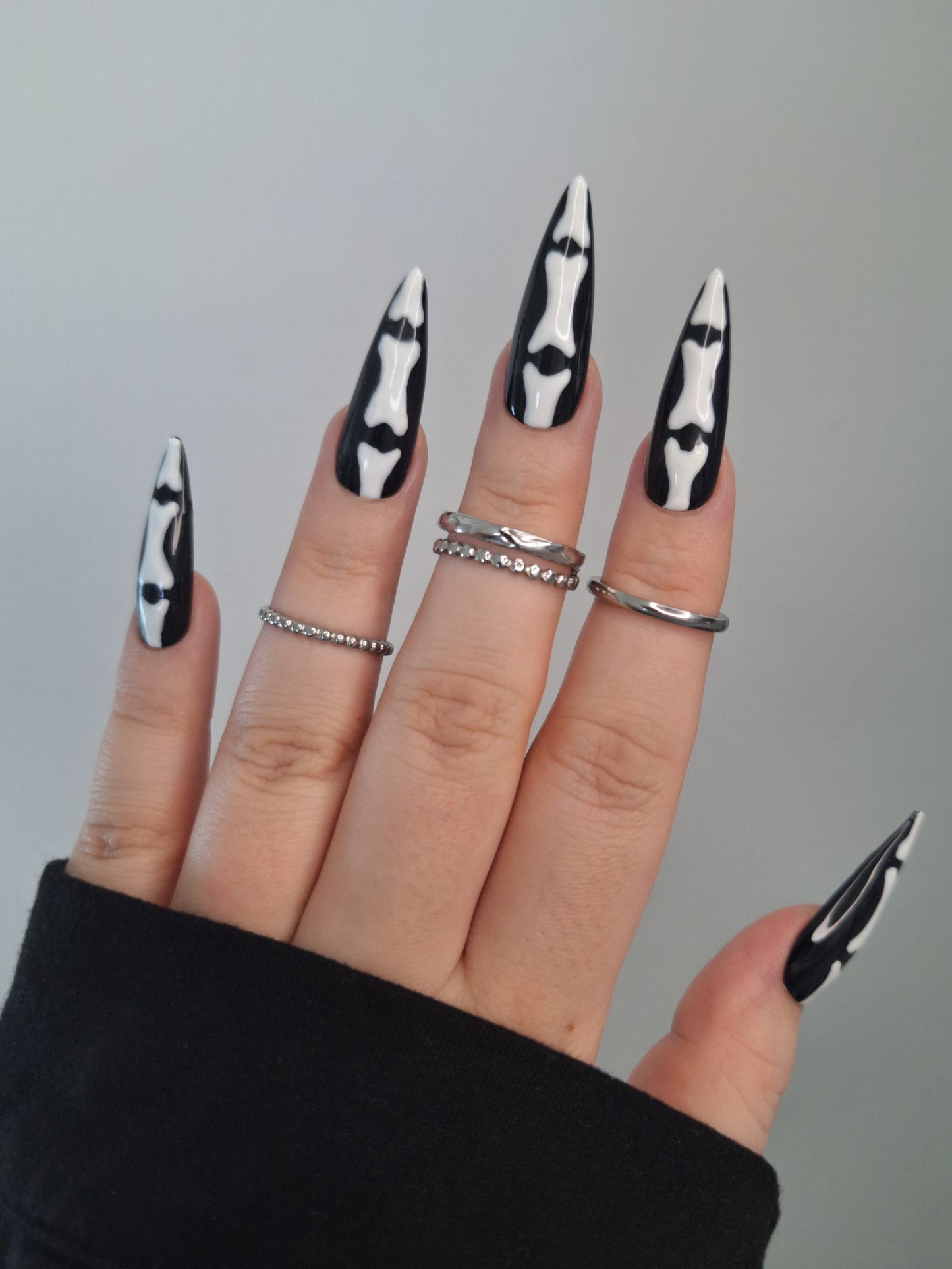 Skeleton claws