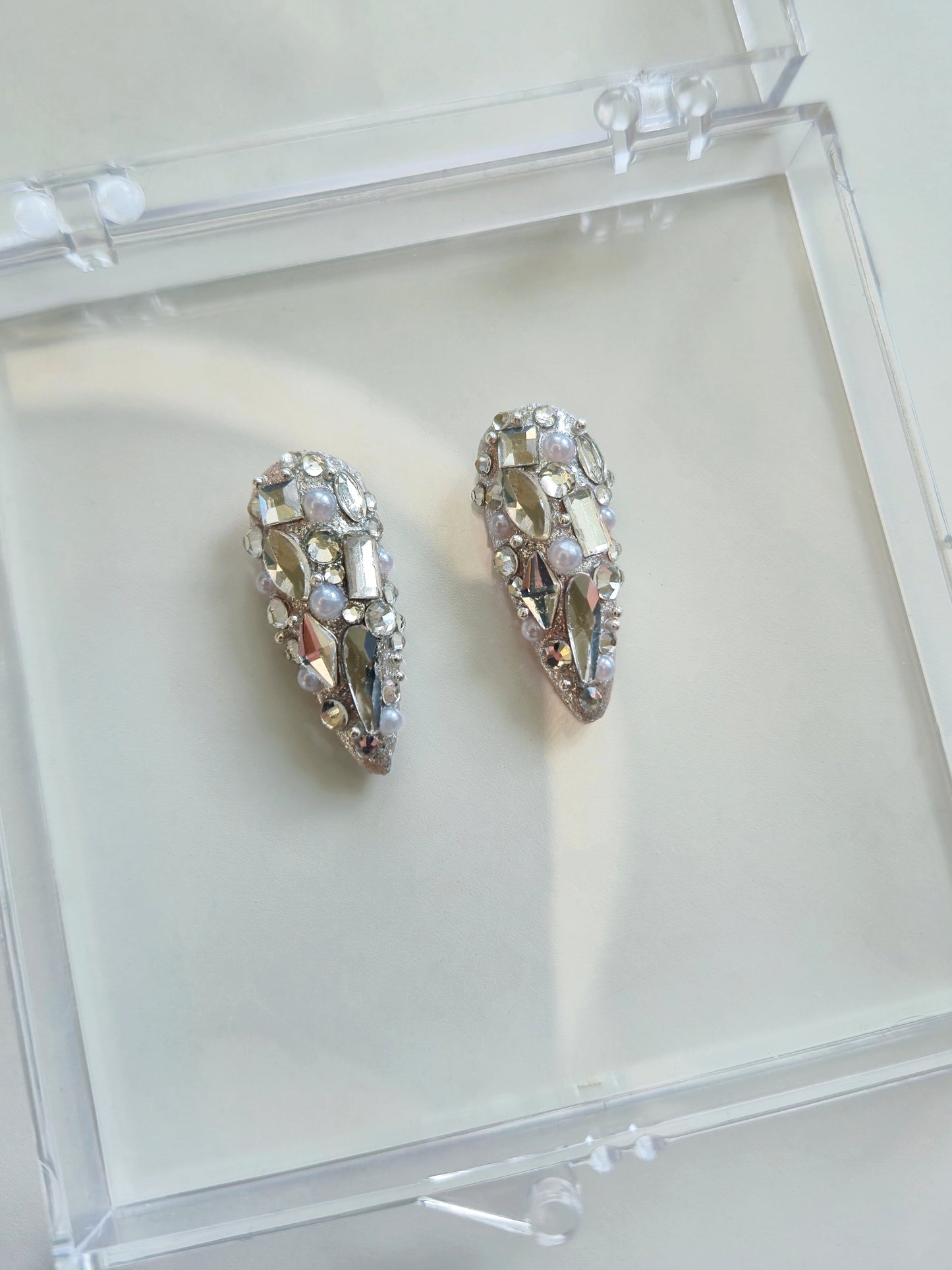 Accent nails - rhinestones & pearls
