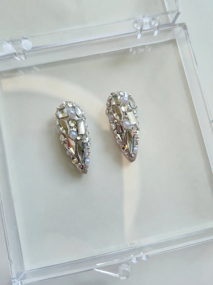 Accent nails - rhinestones & pearls
