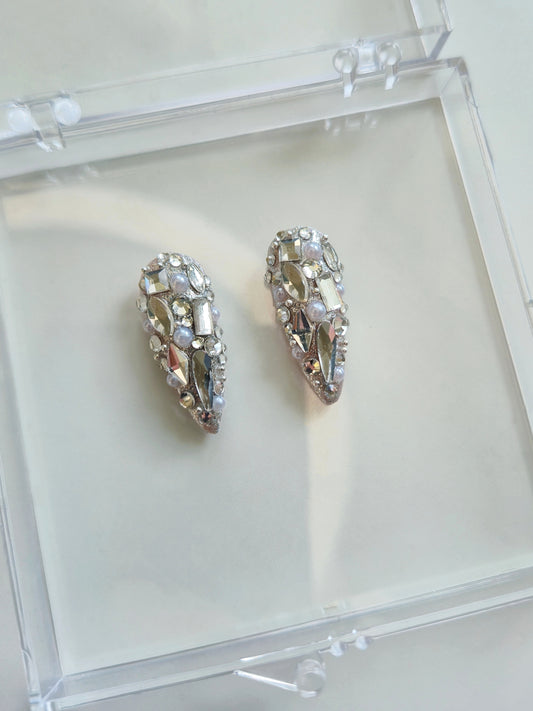 Accent nails - rhinestones & pearls